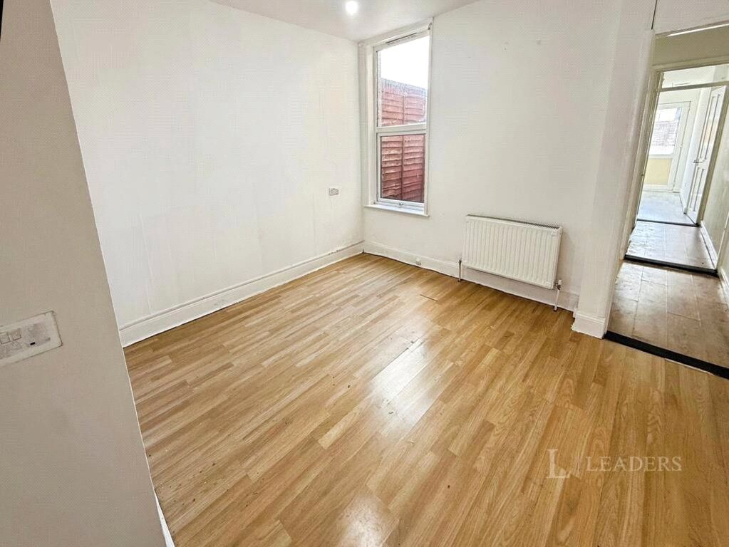 Property photo 3 of 9 Picture No. 01