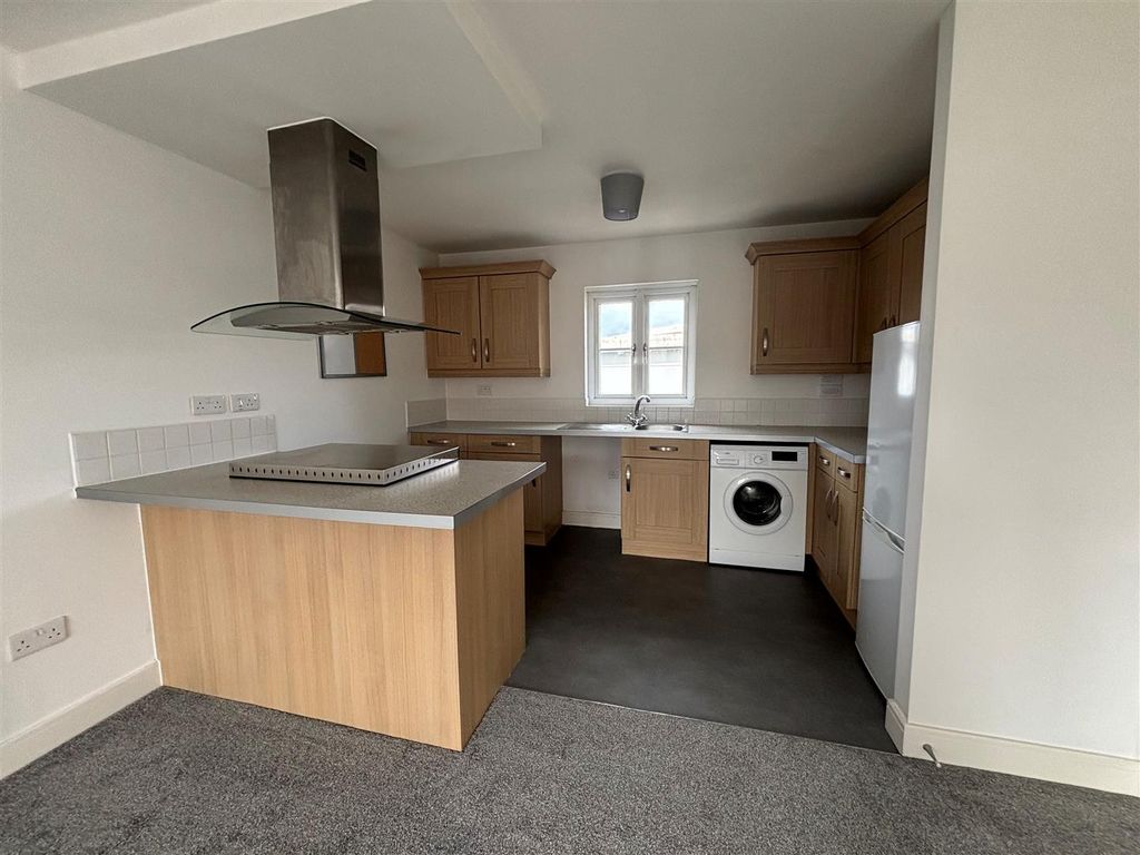 Property photo 2 of 18 Kitchen 1.Jpg