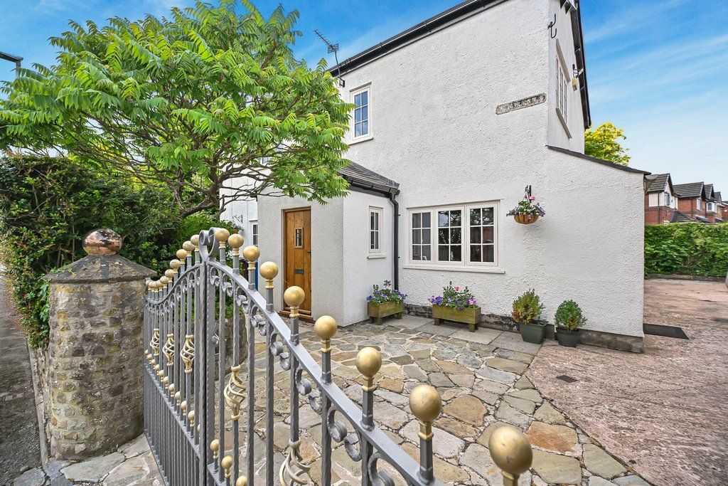 Property photo 1 of 40