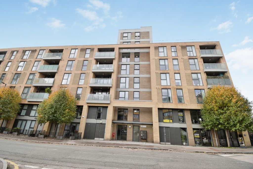 Property photo 1 of 20