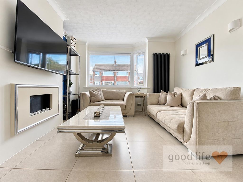 Property photo 3 of 18 20260914_195003435_Iosnursery Road.Jpg