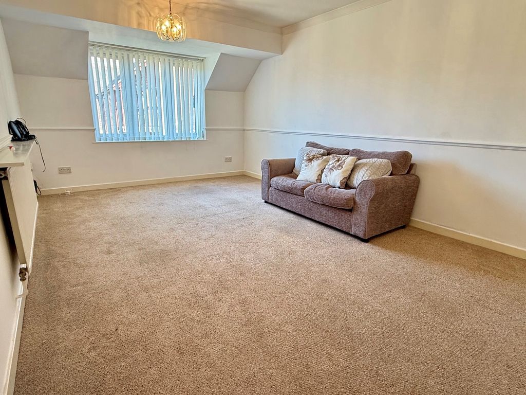 Property photo 3 of 7 Photo 6