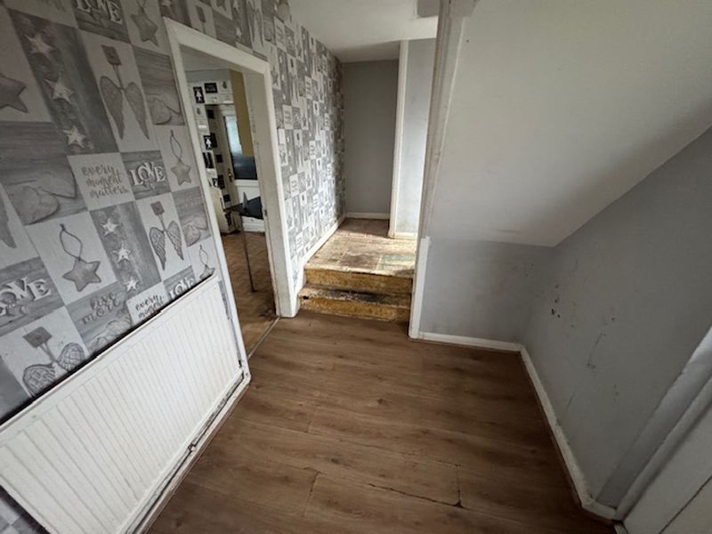 Property photo 2 of 17 Entrance Hall