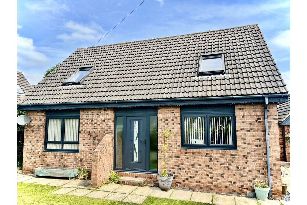 Property photo 1 of 20