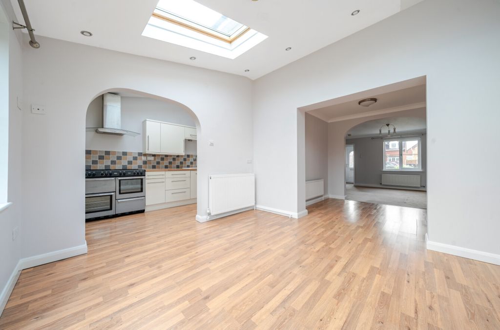 Property photo 2 of 22 1371675-11-68F74Fa2c51Aa