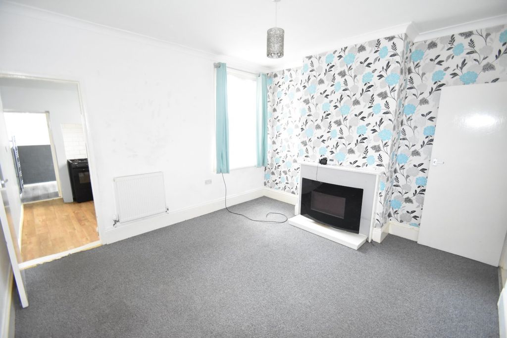 Property photo 2 of 9 Picture No. 06