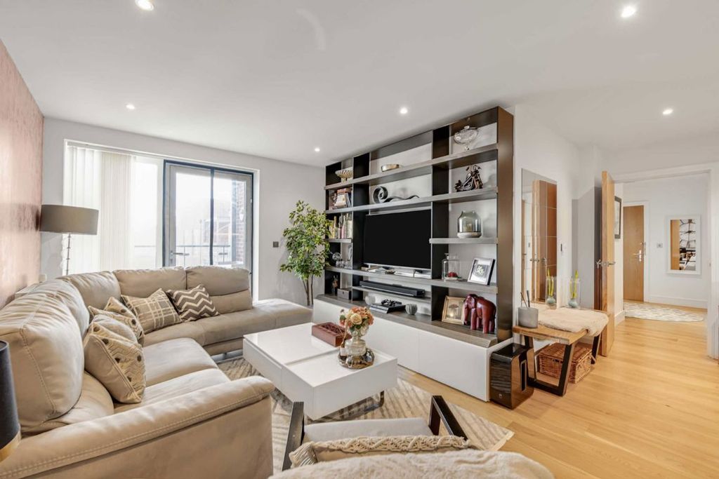 Property photo 2 of 6