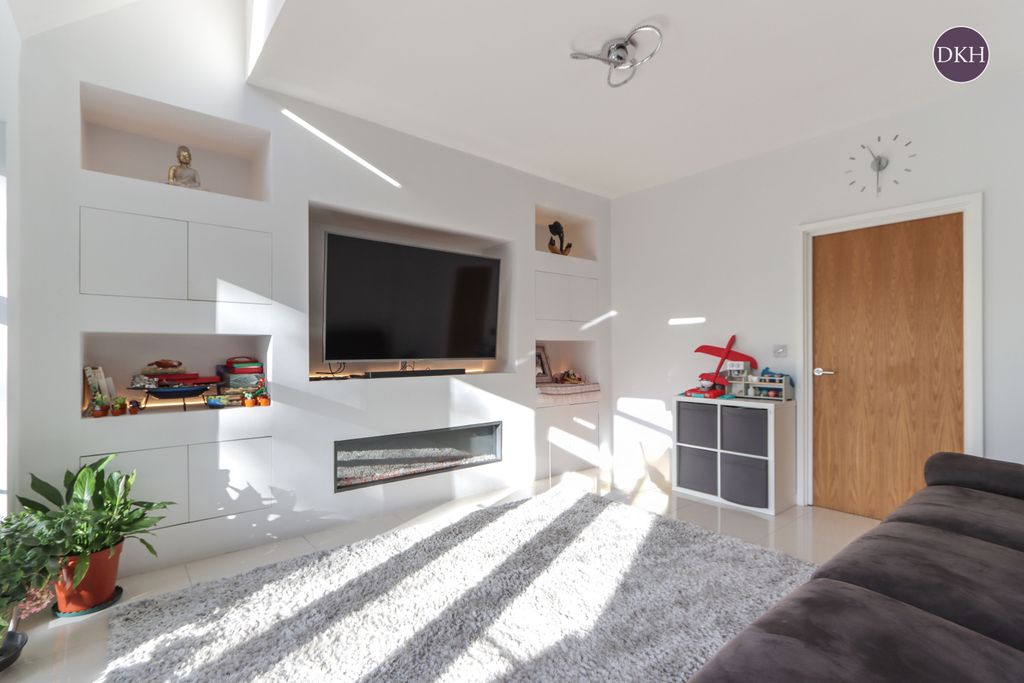 Property photo 3 of 15 Picture No. 14