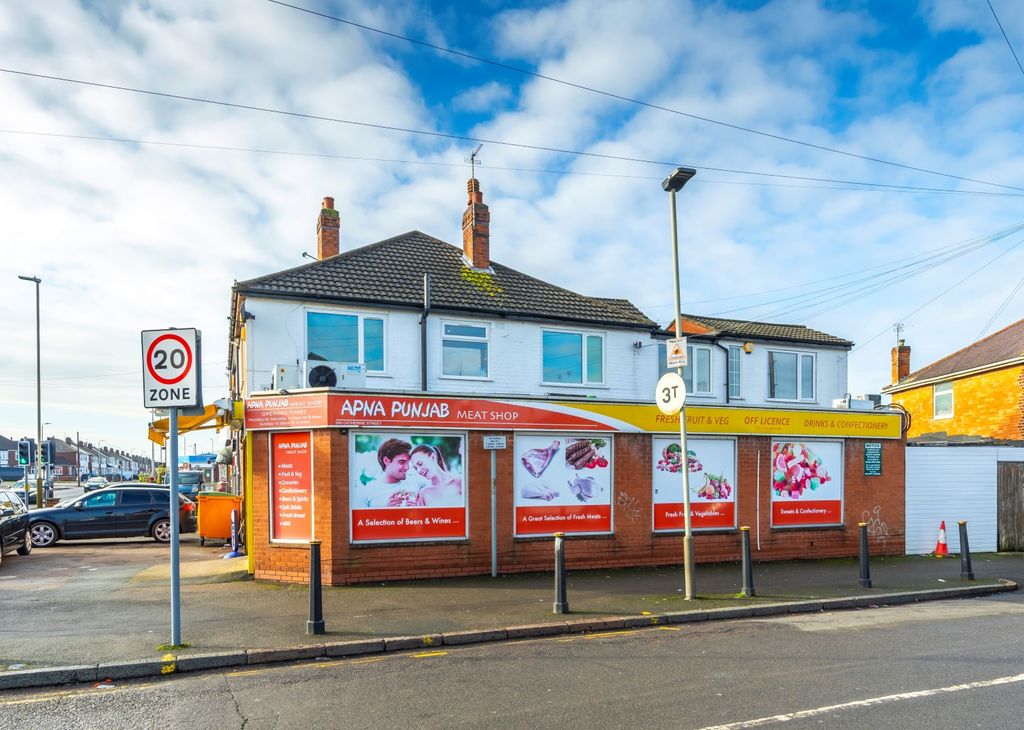 Property photo 1 of 32