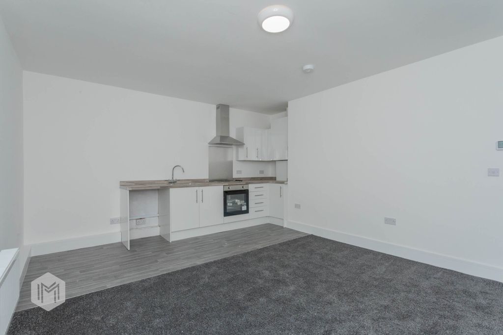 Property photo 2 of 16 Picture No. 15