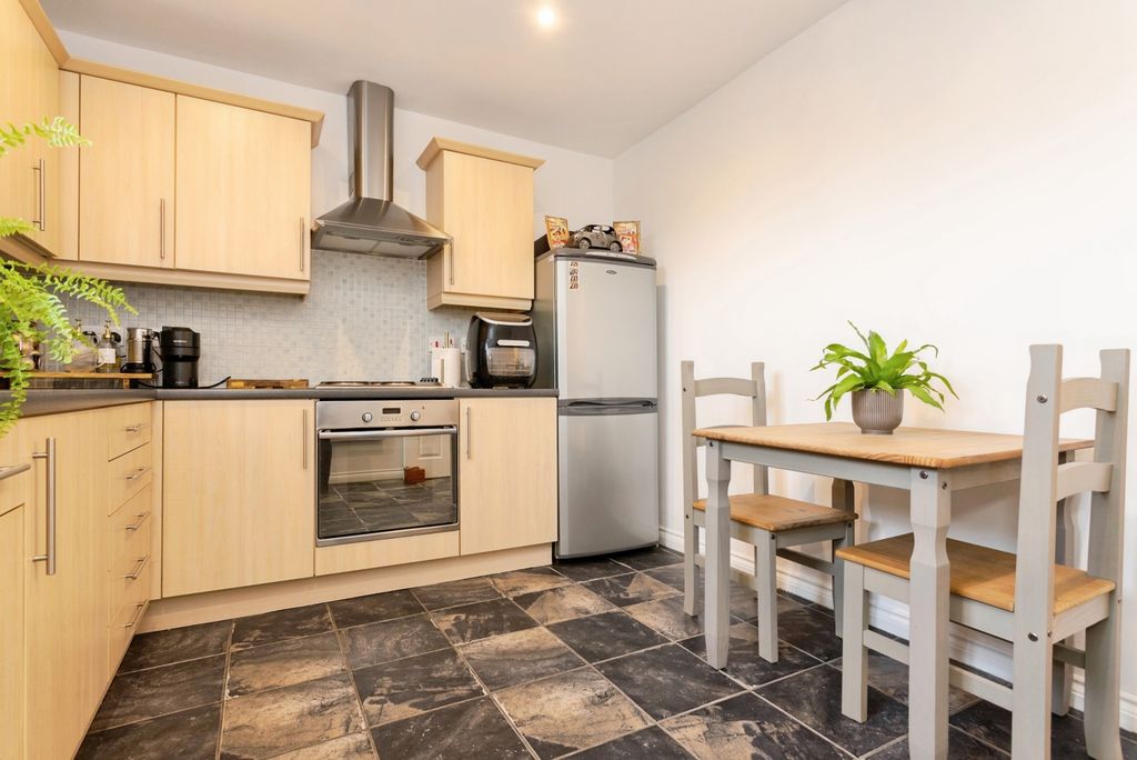 Property photo 3 of 10 Photo