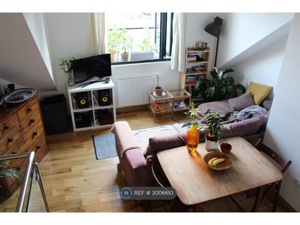 Property photo 1 of 19 Lounge/ Dining Area