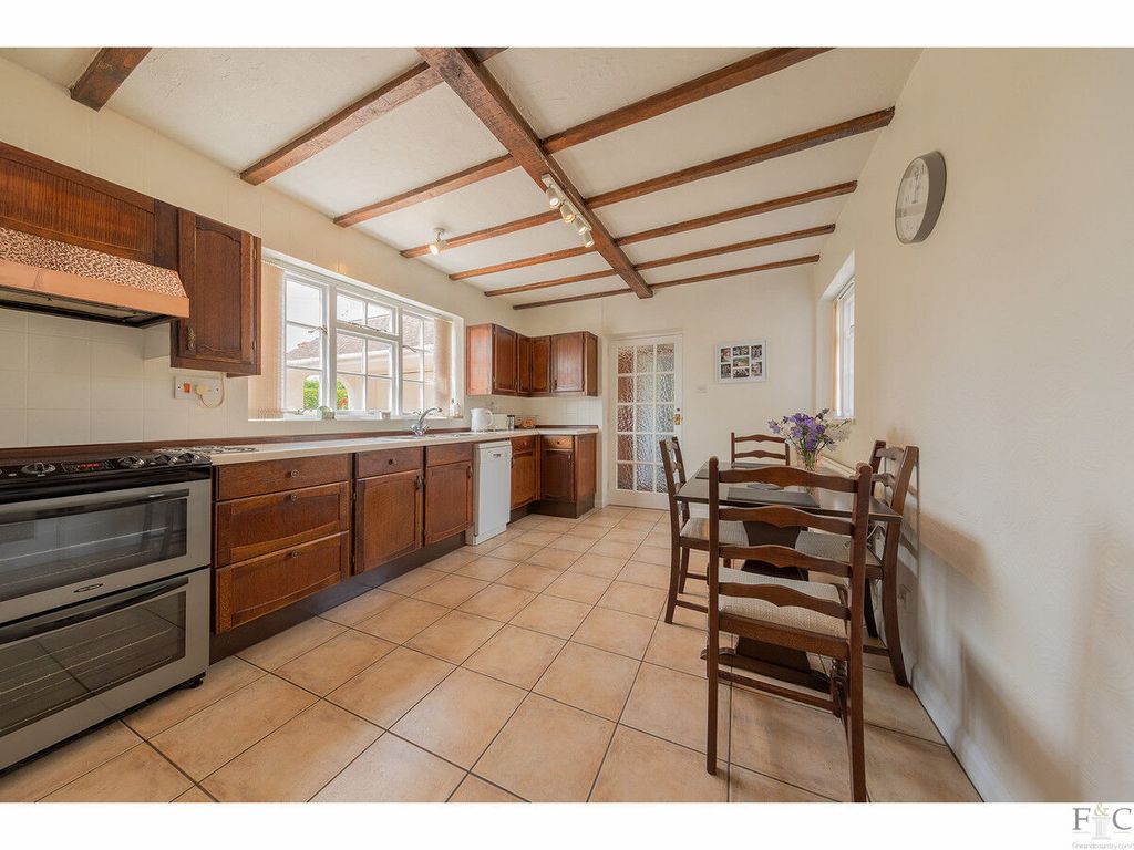 Property photo 3 of 47