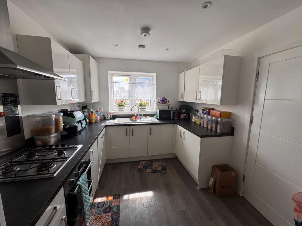 Property photo 2 of 21 Kitchen/Breakfast Room