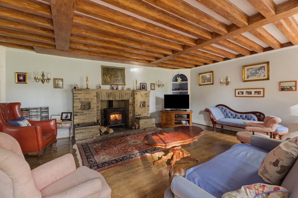 Property photo 3 of 13