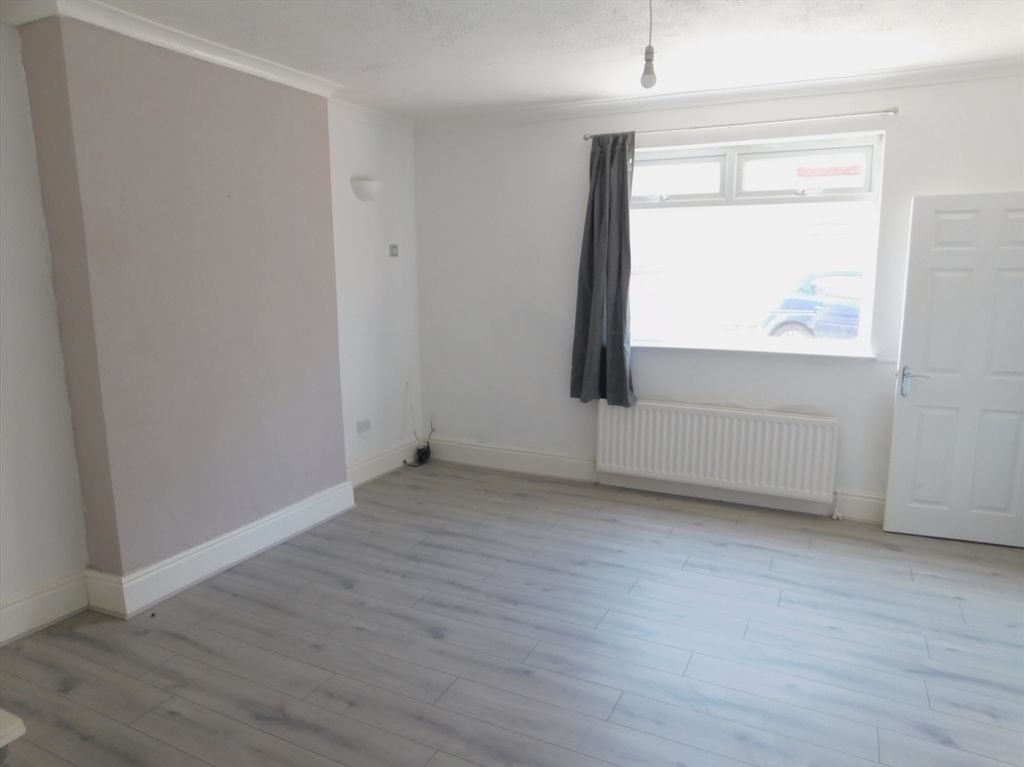 Property photo 2 of 9 Lounge