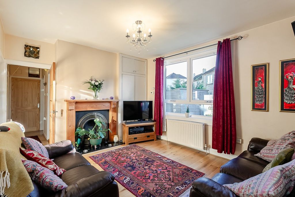 Property photo 2 of 20