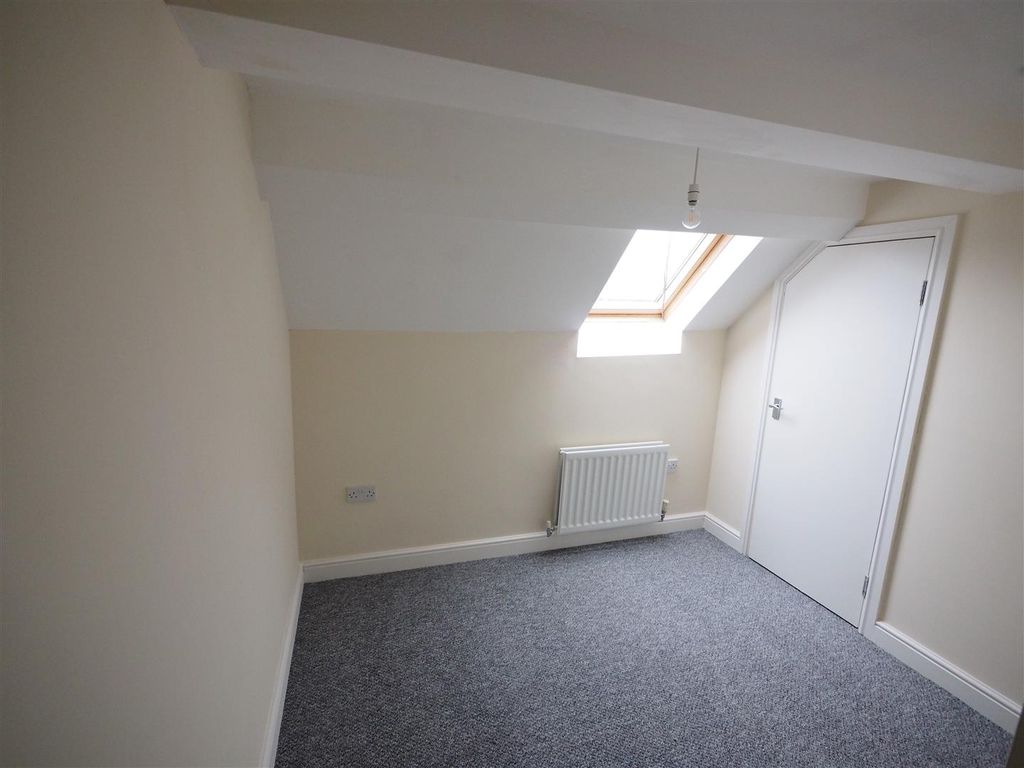 Property photo 2 of 6 Bedroom 1