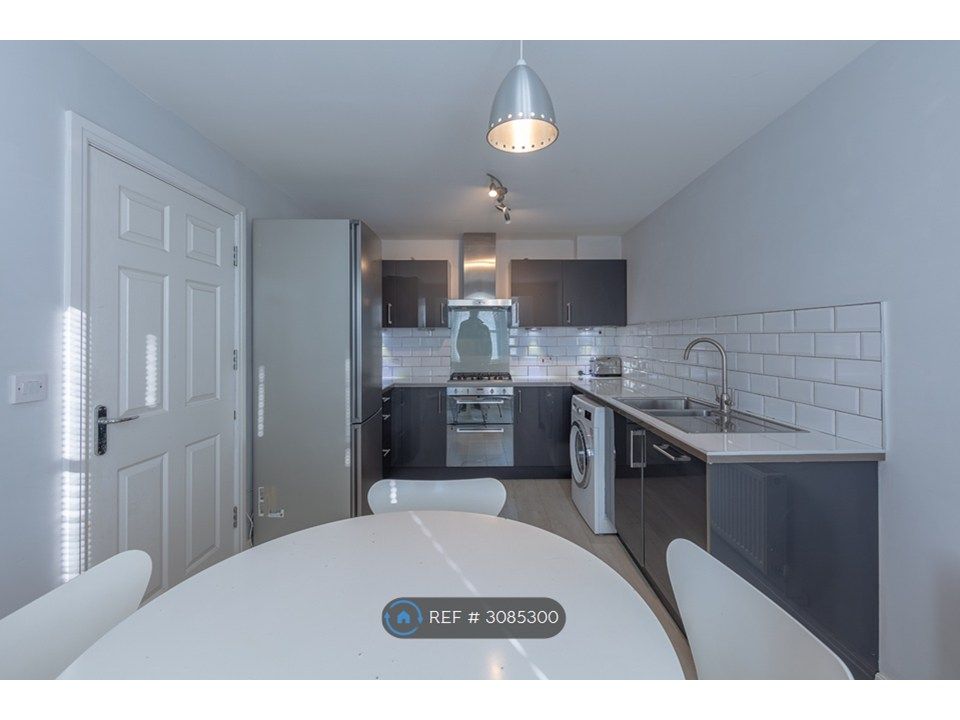 Property photo 2 of 15 Kitchen