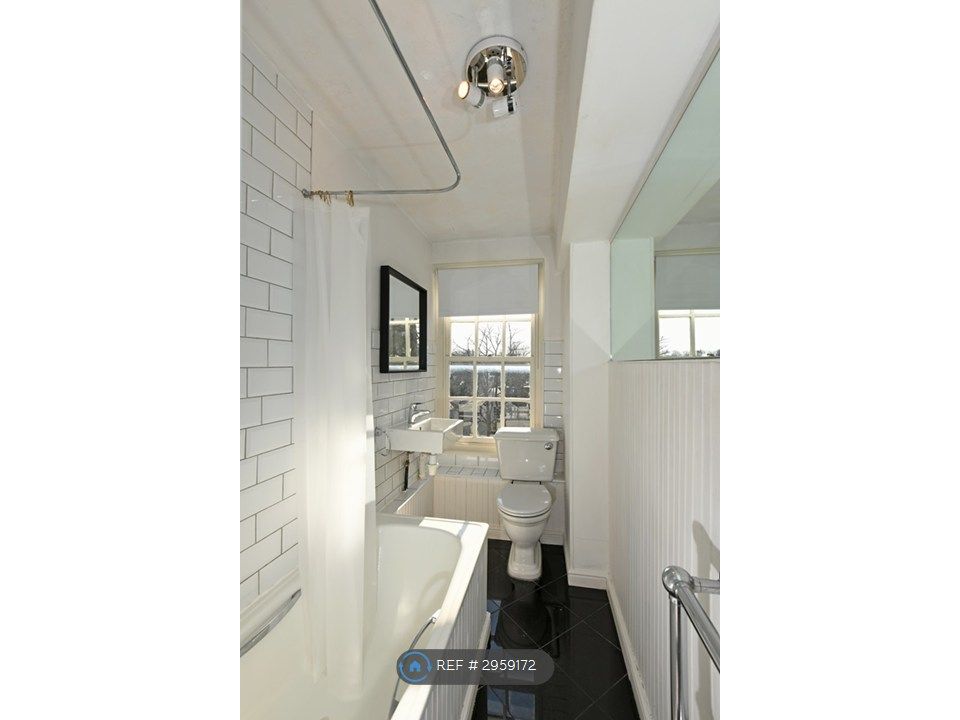 Property photo 1 of 32