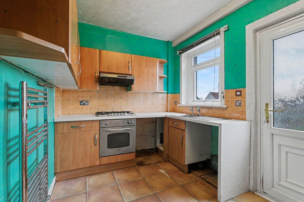 Property photo 3 of 20