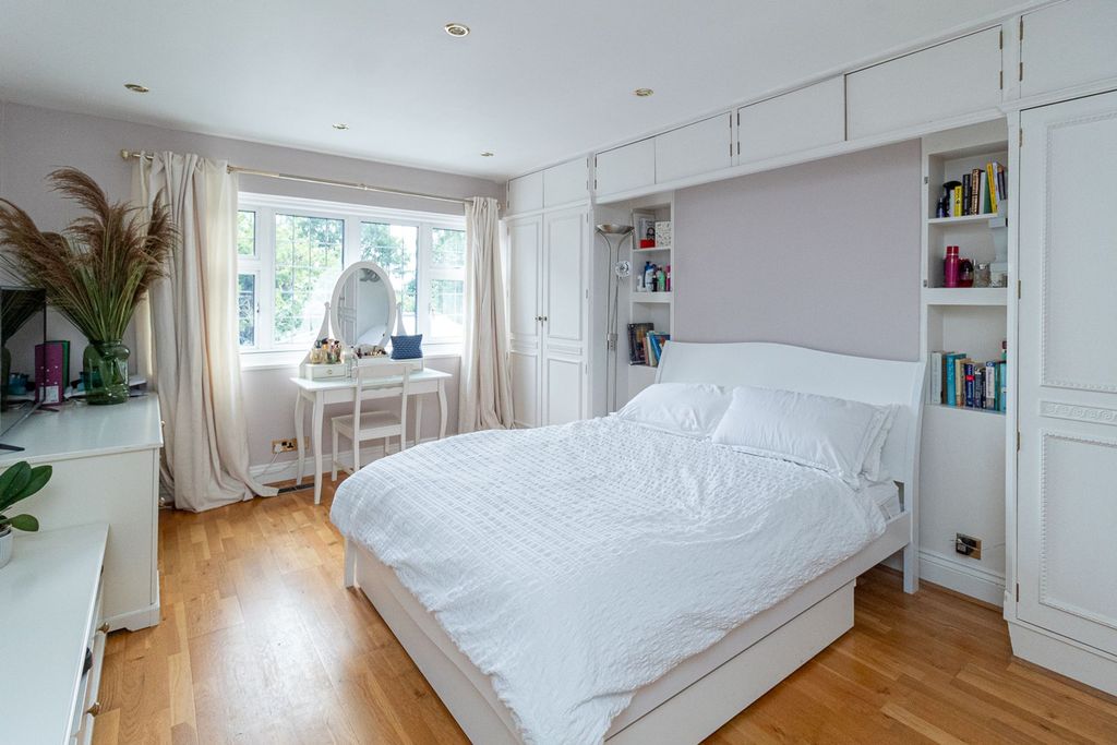Additional image 12 of 7 bed detached house for salePenshurst Gardens, Edgware HA8