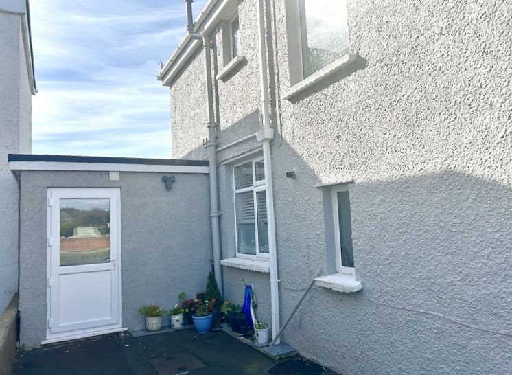 Property photo 2 of 32