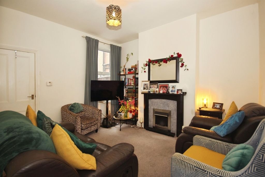 Property photo 3 of 17