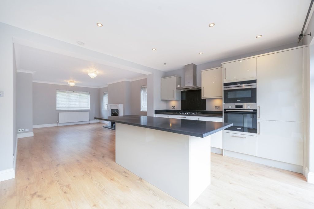 Property photo 2 of 18 Picture No. 05