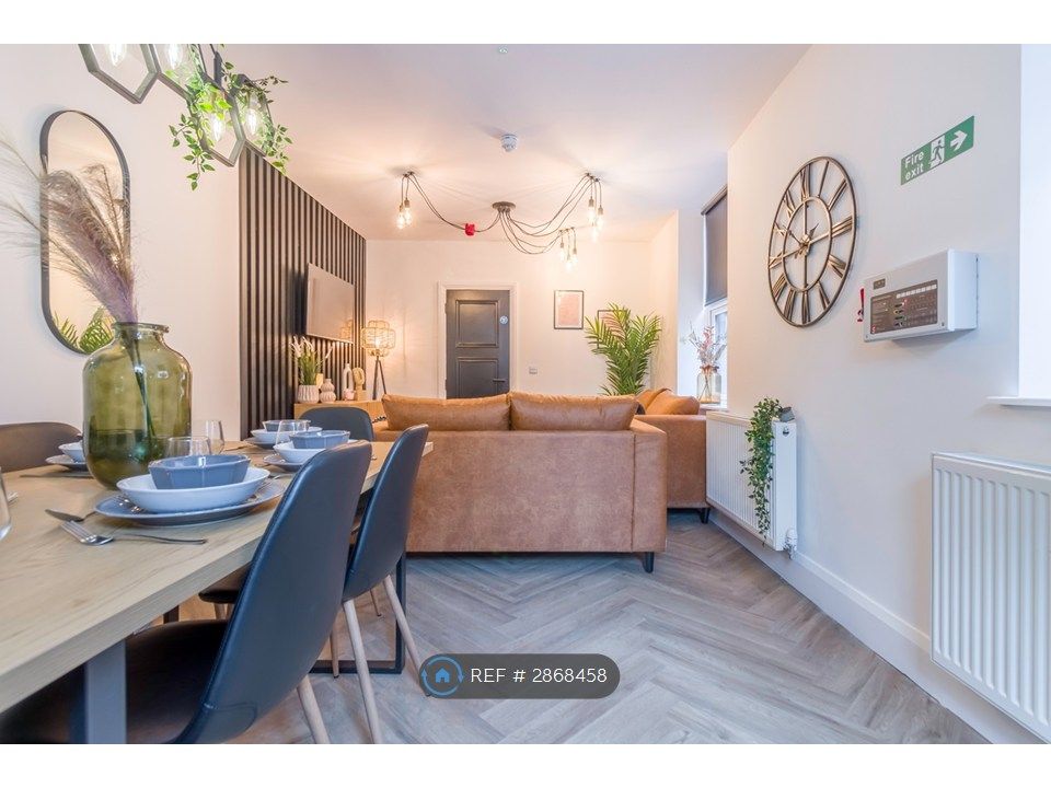 Property photo 3 of 31