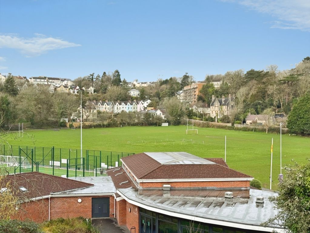 Property photo 2 of 18 4900474