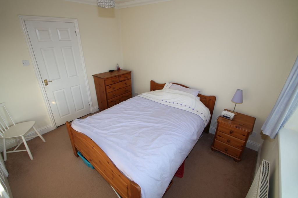 Property photo 3 of 8 Master Bedroom