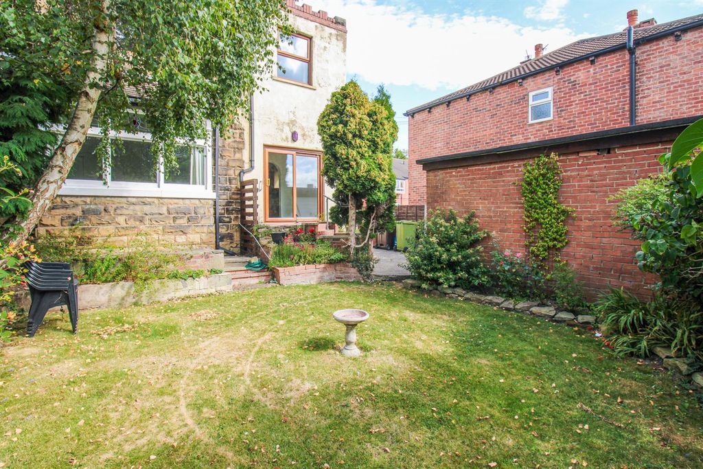 Property photo 1 of 14 Outside