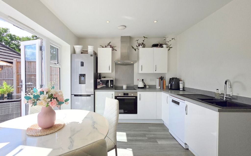 Property photo 2 of 15 4416256