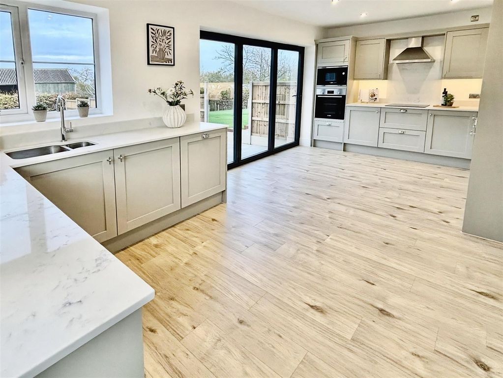 Property photo 2 of 22 4B8ee141-9.Jpg