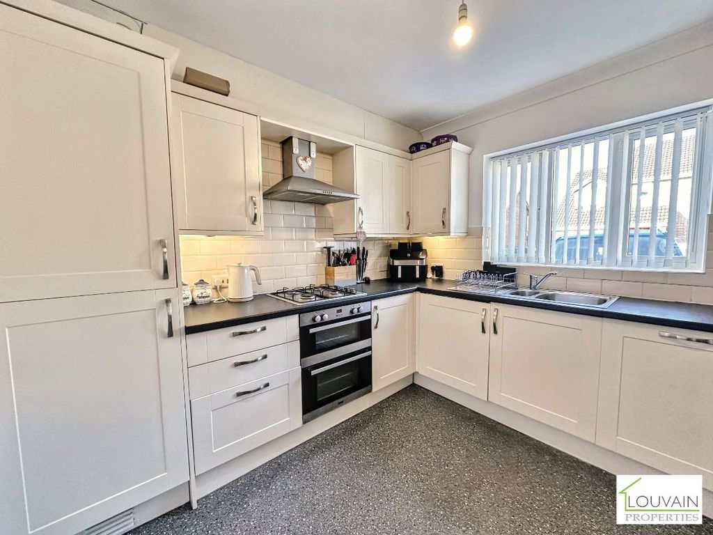 Property photo 2 of 30