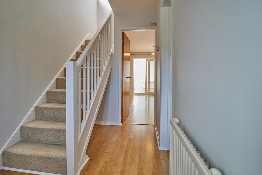 Property photo 2 of 13 Laxford Close Hinckley.Jpg