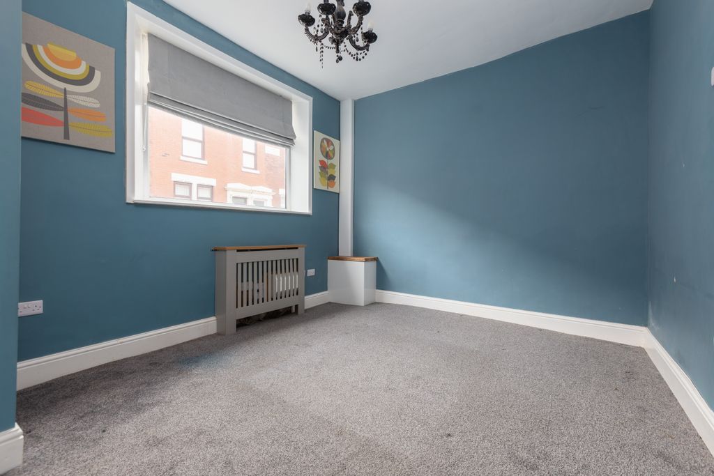 Property photo 3 of 12 25 Waterloo Terrace