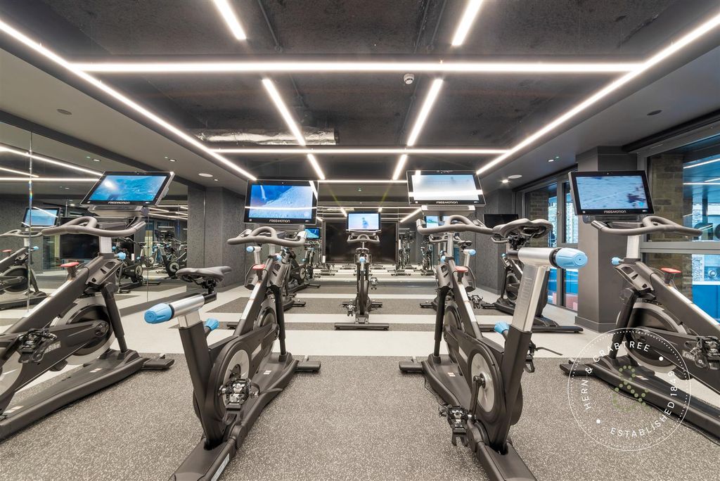 Property photo 2 of 18 24 Hour Gym