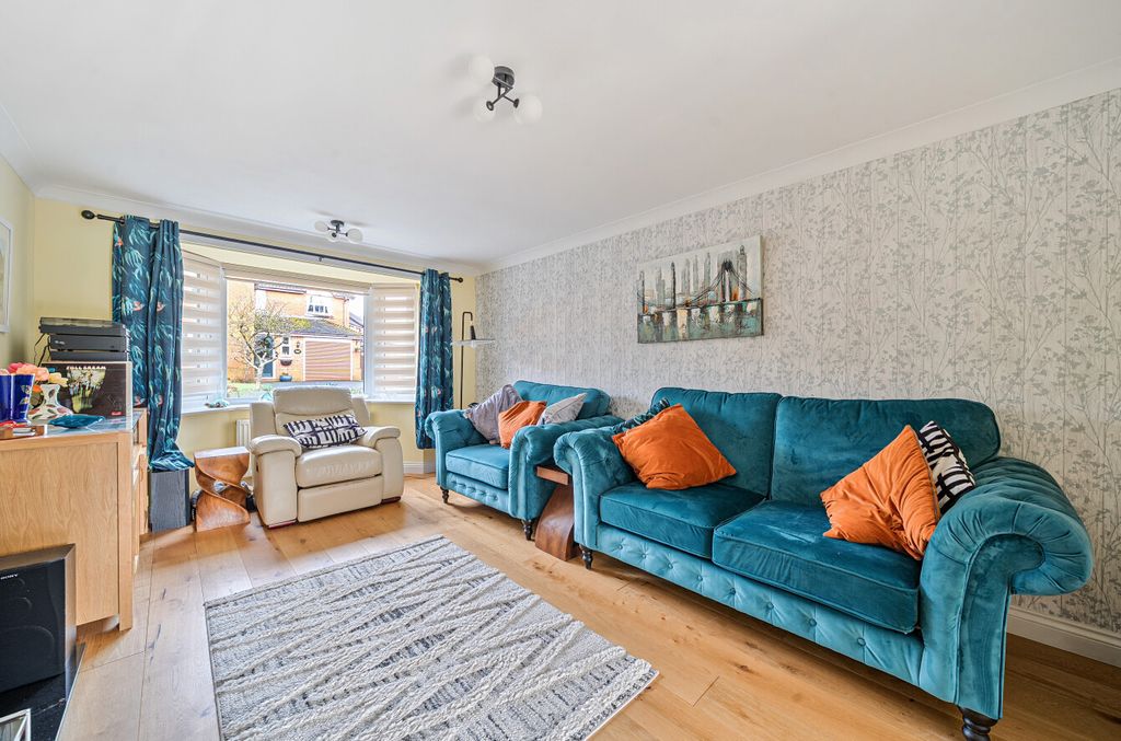 Property photo 3 of 17 Sitting Room