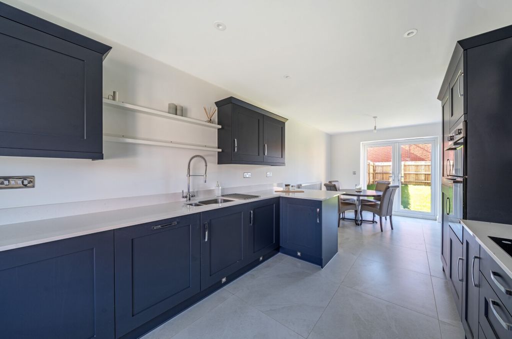 Property photo 3 of 21 1269315 (5)