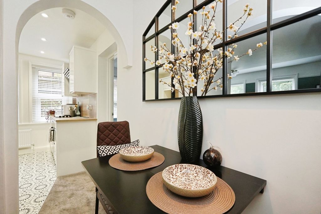 Property photo 3 of 18 Pbox-Img.Jpg
