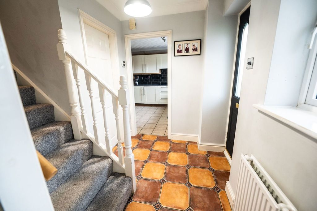 Property photo 3 of 23