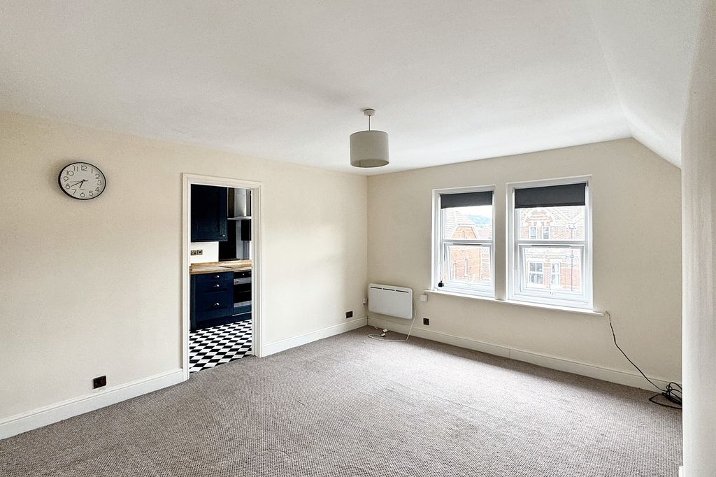 Property photo 3 of 10 Img_1211