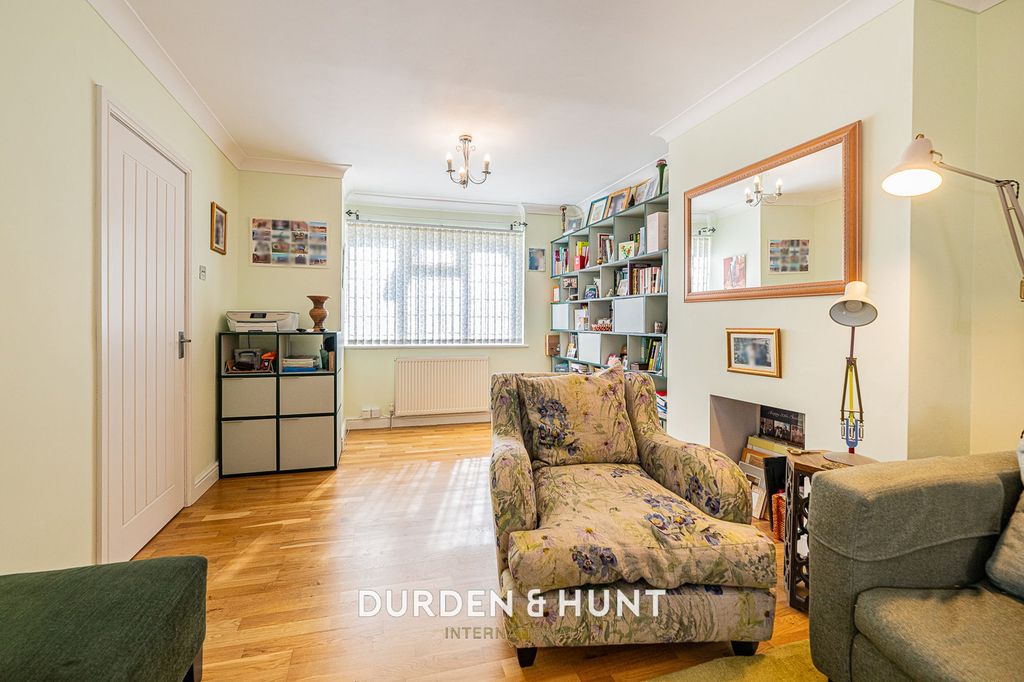 Property photo 3 of 32