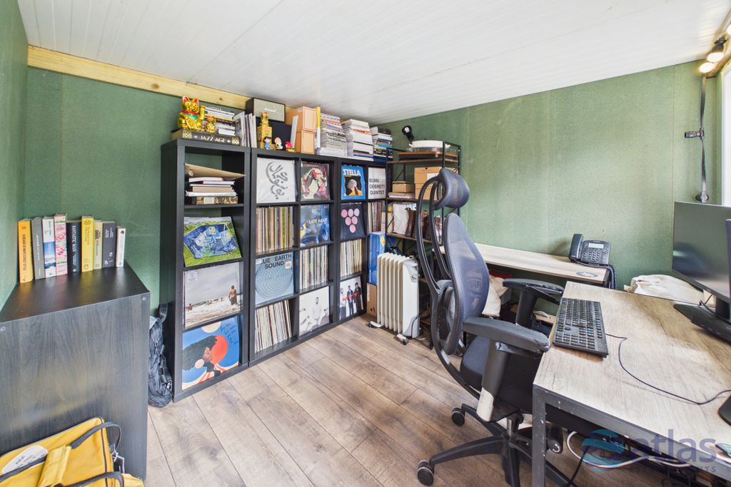Property photo 3 of 25 Outbuilding