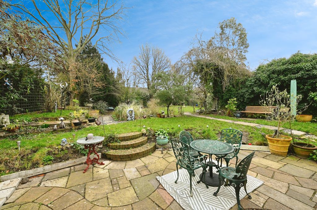 Property photo 2 of 20 35037