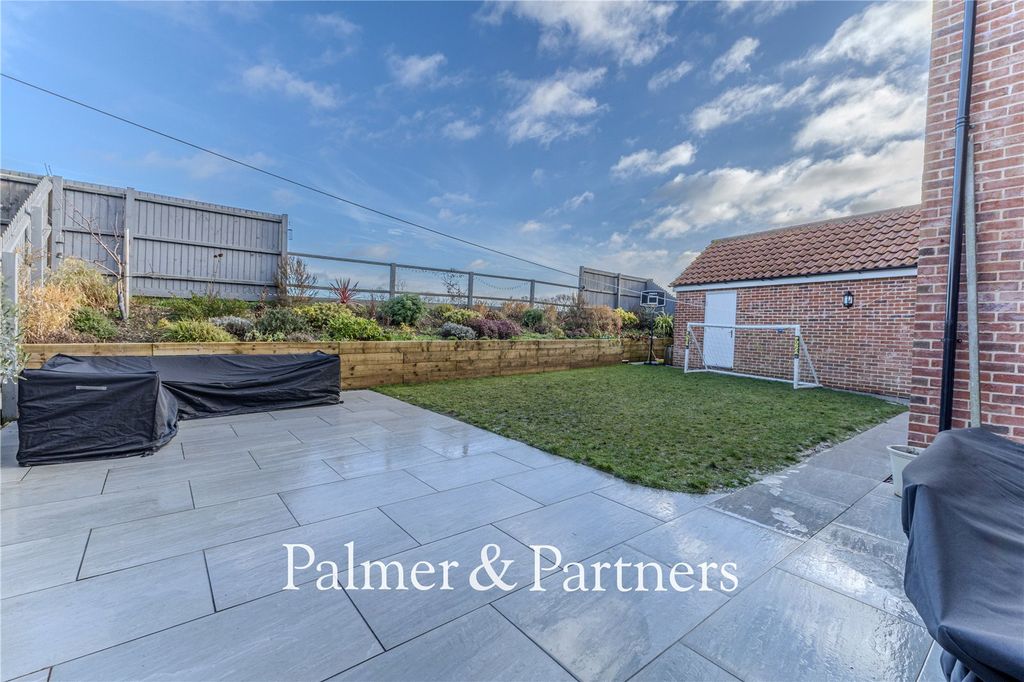 Property photo 3 of 26 Picture No. 32