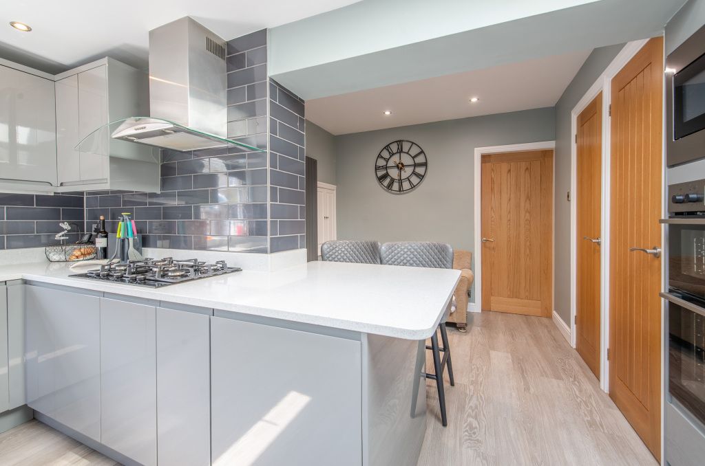 Property photo 3 of 22 Dining Kitchen