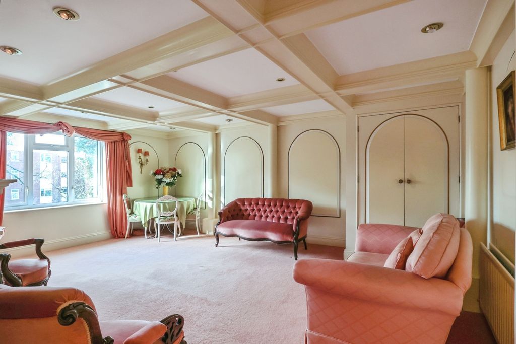 Property photo 2 of 19 Pbox-Img.Jpg